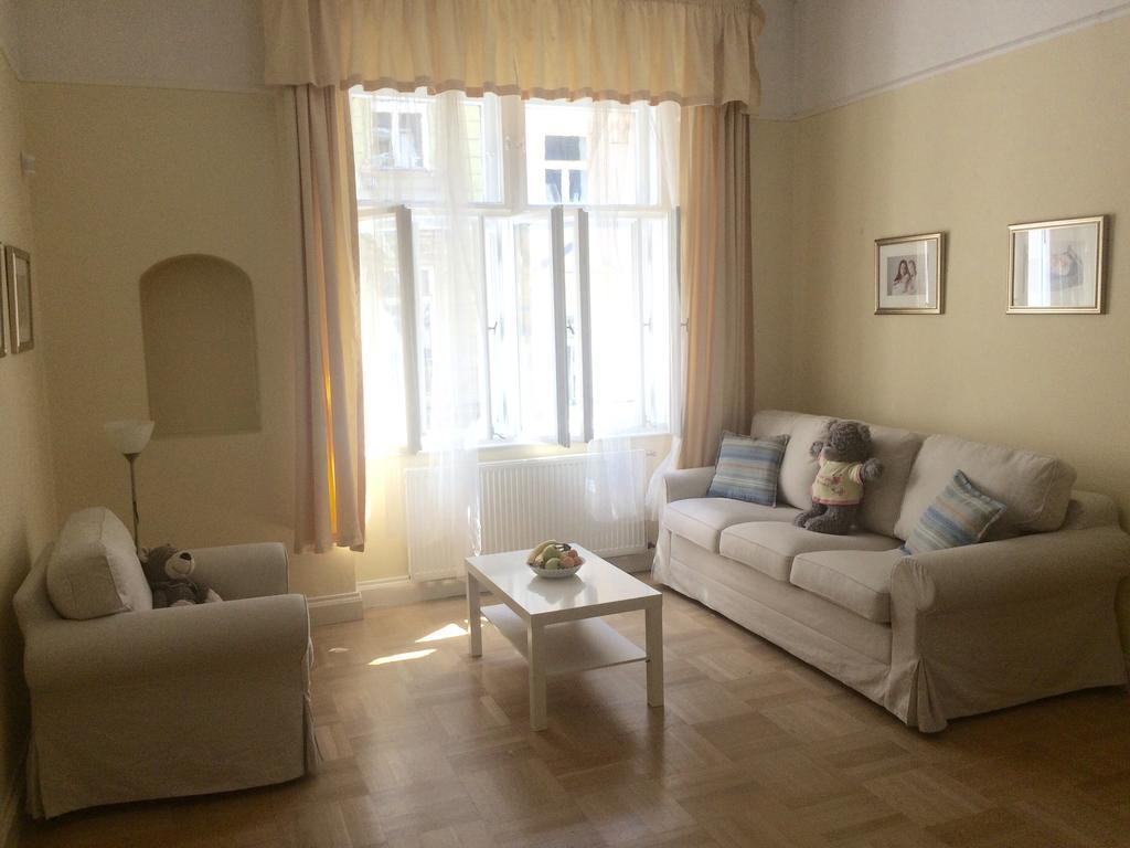 Historic Centre-Spacious Apartment Prag Exteriör bild