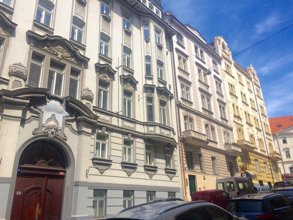 Historic Centre-Spacious Apartment Prag Exteriör bild