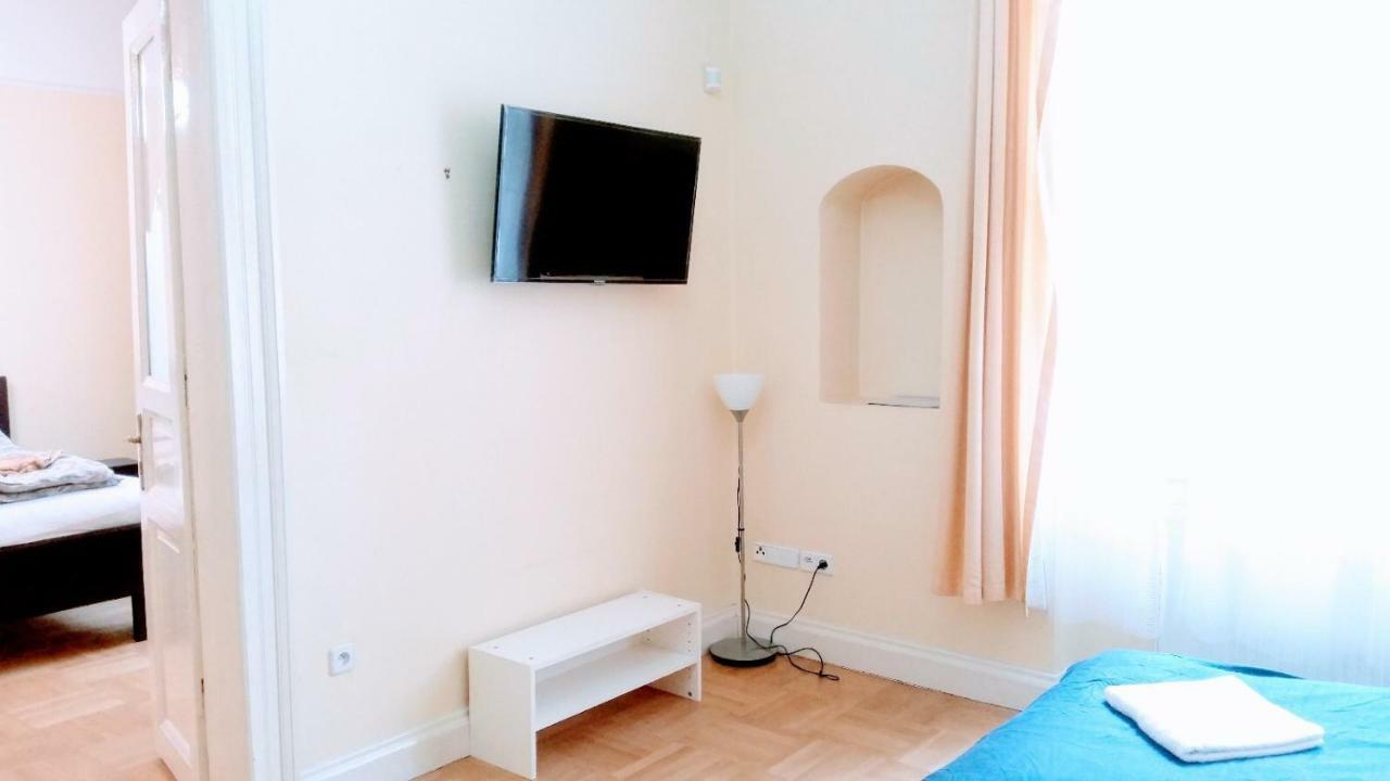Historic Centre-Spacious Apartment Prag Exteriör bild